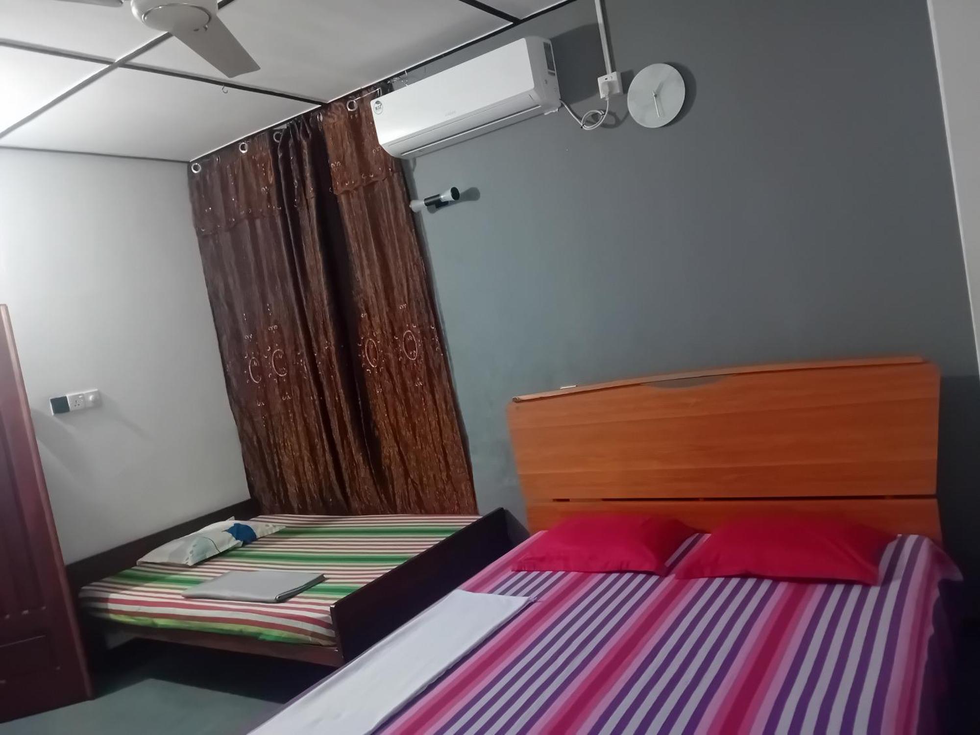 Enoch Guest House Маннар Экстерьер фото